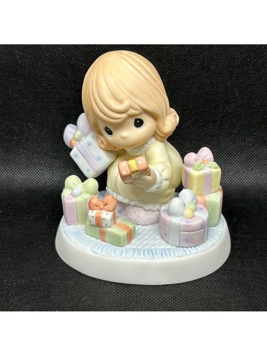 Precious Moments Other - Precious Moments "A Tiny Tot With Her Eyes All Aglow" figurine